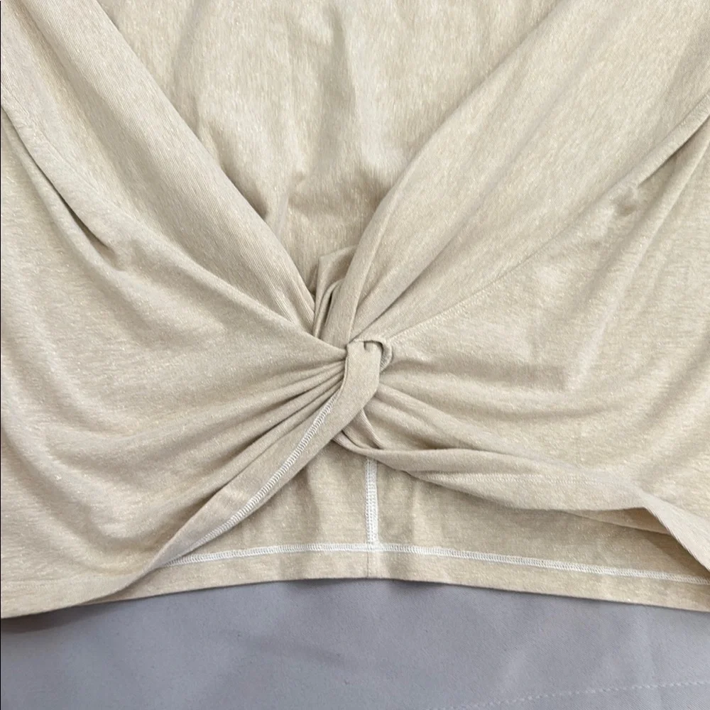 Lululemon Athletica Cream Gold Tie Front Short Sleeve Tee – Size 8 (Fits Medium)